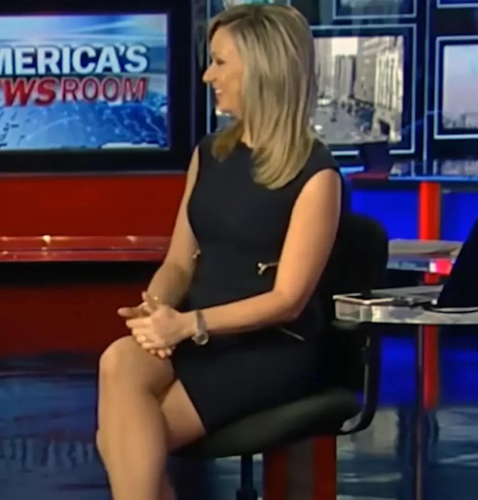 Fox news anchors dress