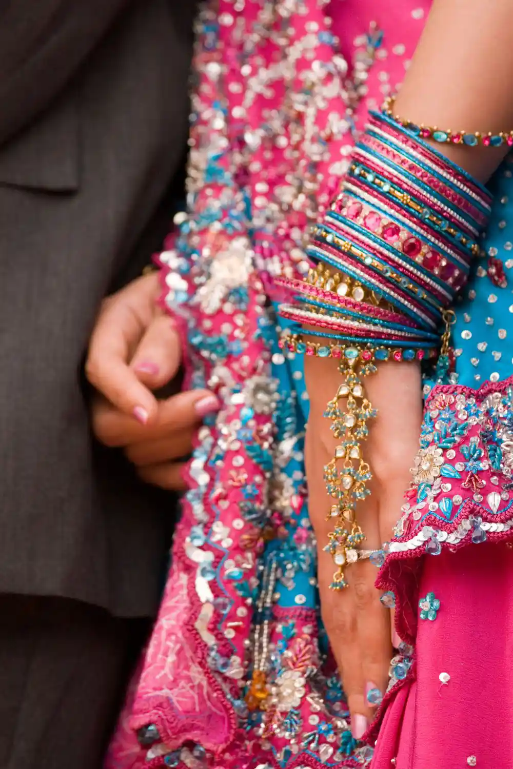 Indian ladiy wear bangles